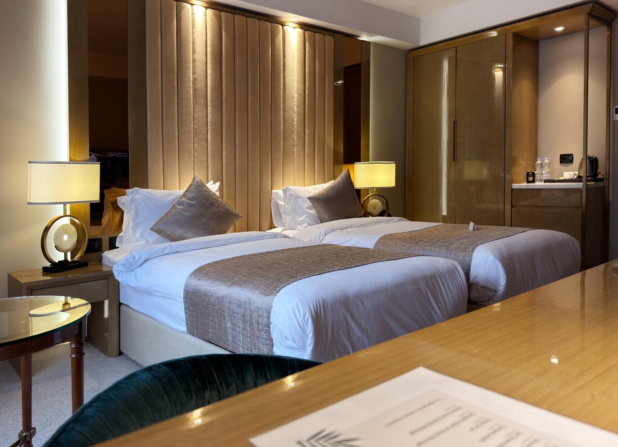 Marjan Plaza Hotel Tbilisi Exterior photo